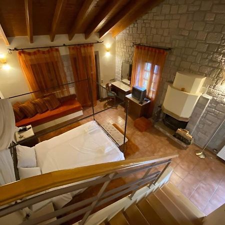 Καστρο Πετρινα Σαλε Καλαβρυτα Villa Kalávrita Kültér fotó