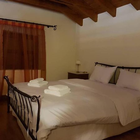 Καστρο Πετρινα Σαλε Καλαβρυτα Villa Kalávrita Kültér fotó