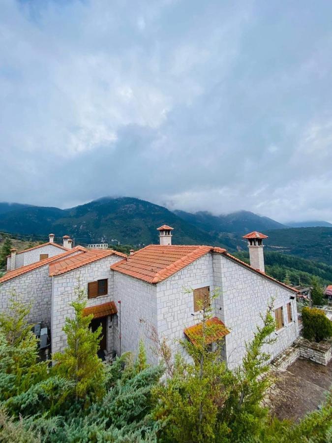 Καστρο Πετρινα Σαλε Καλαβρυτα Villa Kalávrita Kültér fotó